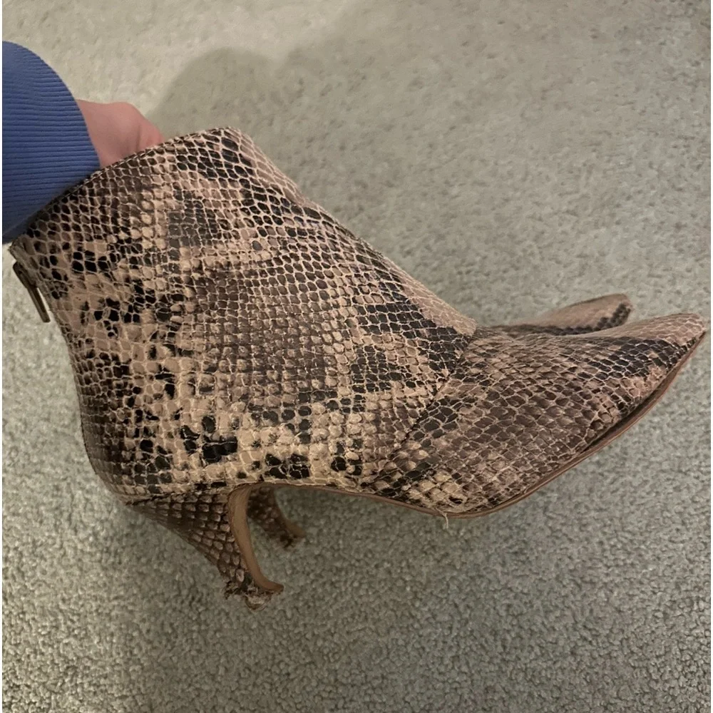 Urban outfitters size 7 snakeskin kitten heel booties - Picture 1 of 7